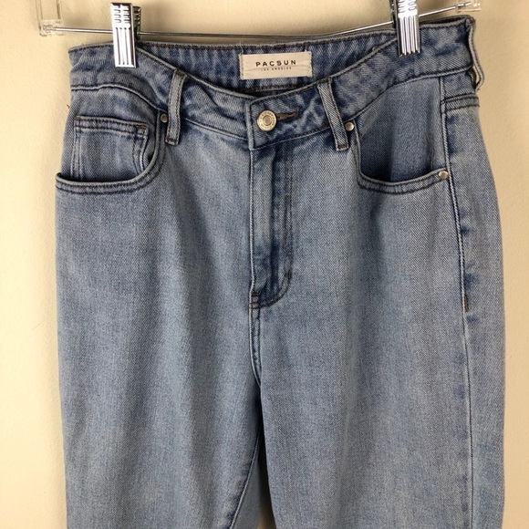 PACSUN- Light wash hi-rise Mom Jeans size: 27 - Picture 2 of 12